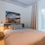 Zalia Kopa Kotedzas Su Kiemeliu 200 M Iki Juros Apartment *