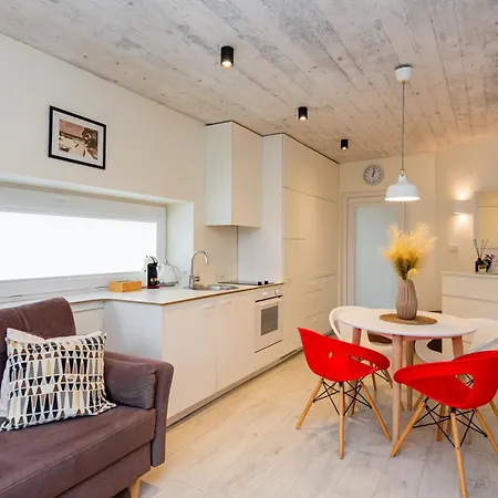 Zalia Kopa Apartamentai Salia Juros Palanga