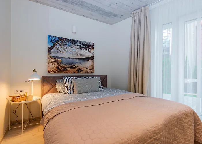 Zalia Kopa Apartamentai Salia Juros Apartmán *